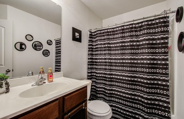 22418 Threefold Ridge Dr, Hockley, TX 77447 - full bath with vanity and a shower with curtain