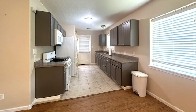 1025 14th St, Dickinson, TX 77539 - photo 5