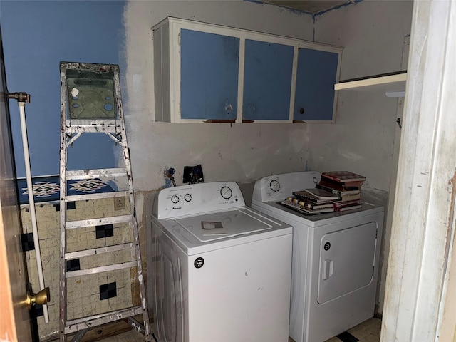 1151 Creekmont Dr, Houston, TX 77091 - washroom with washer and dryer