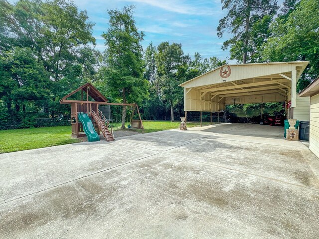 1011 Chateau Woods Parkway Dr, Conroe, TX 77385