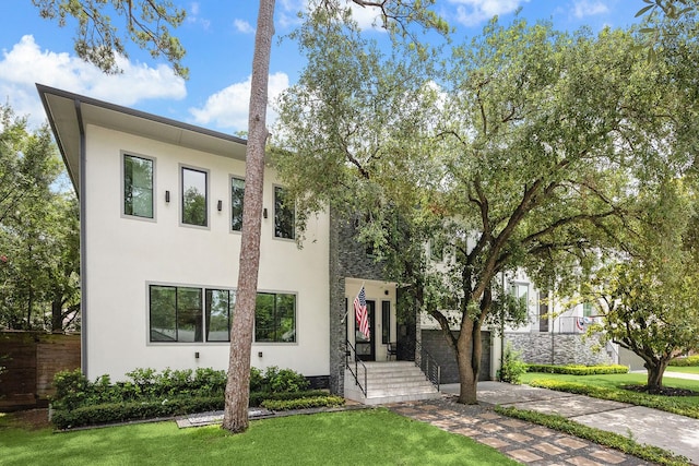 1010 Waltway Dr, Houston, TX 77008 - view of front of property with stucco siding