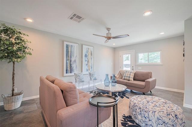 5123 Saxon Dr, Houston, TX 77092 - living area with recessed lighting and a ceiling fan