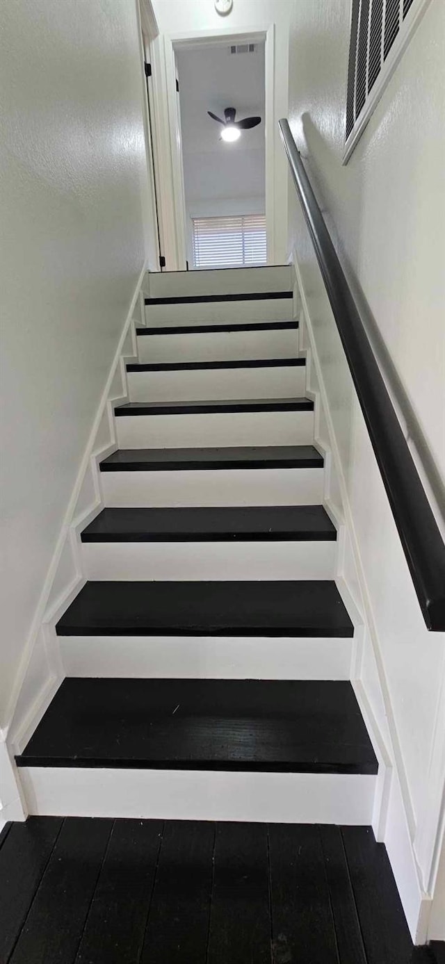 47 W Dansby Dr, Galveston, TX 77551 - view of staircase