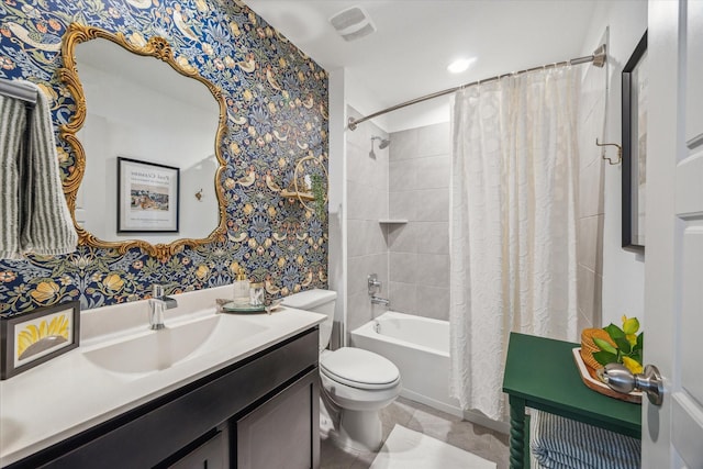 12717 Ermine St, Houston, TX 77047 - full bath with wallpapered walls, vanity, and shower / bath combo