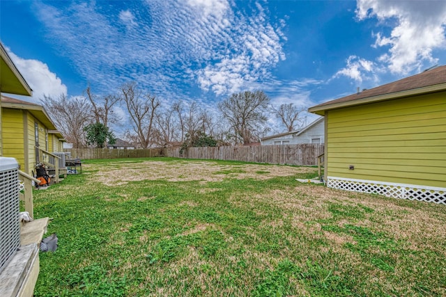 3938 King St, Houston, TX 77026 - view of yard