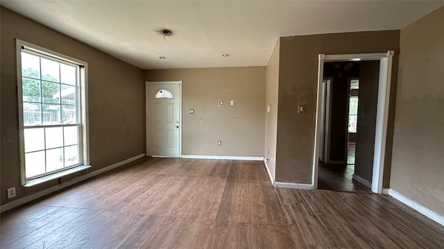 7338 Hurtgen Forest Rd, Houston, TX 77033 - foyer entrance featuring wood finished floors and baseboards