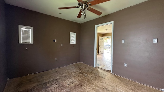 7338 Hurtgen Forest Rd, Houston, TX 77033 - unfurnished room with ceiling fan