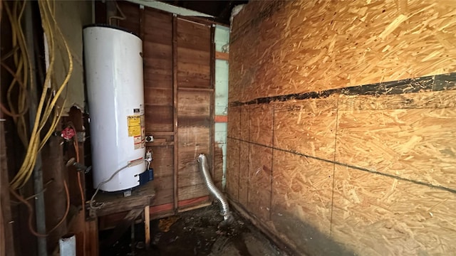 7338 Hurtgen Forest Rd, Houston, TX 77033 - utilities with water heater