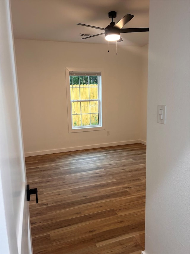 6206 Lyndhurst Dr, Houston, TX 77087 - unfurnished room featuring wood finished floors and a ceiling fan
