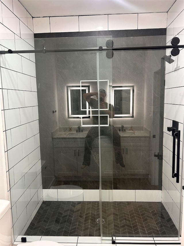 6206 Lyndhurst Dr, Houston, TX 77087 - bathroom featuring toilet and a stall shower