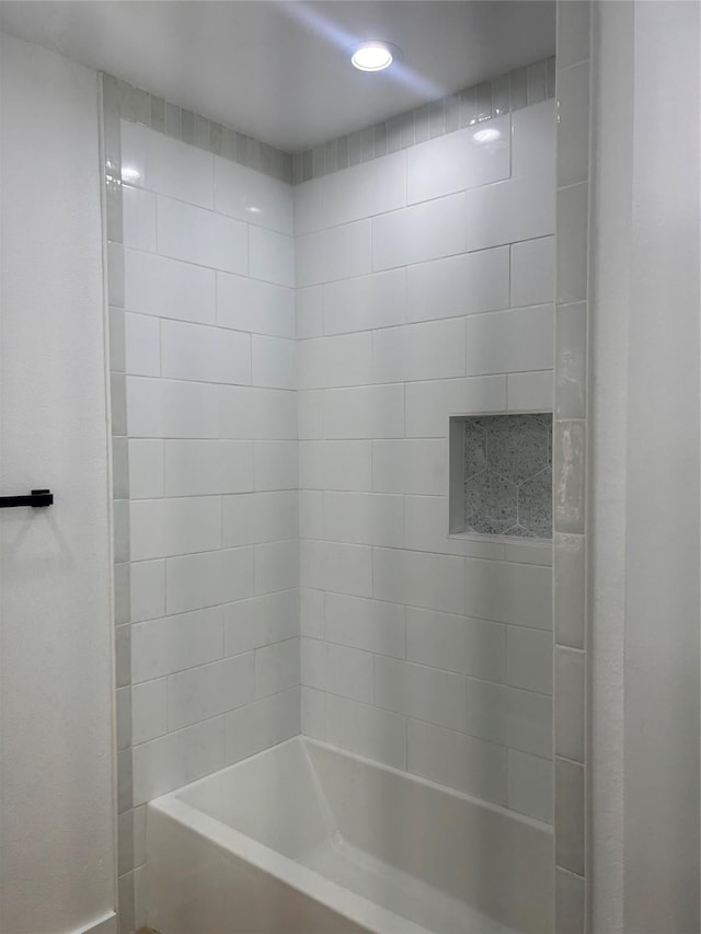 6206 Lyndhurst Dr, Houston, TX 77087 - bathroom with washtub / shower combination