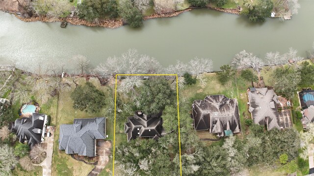4611 Diamond Springs Dr, Missouri City, TX 77459 - aerial view of property and surrounding area with a large body of water and property boundaries highlighted