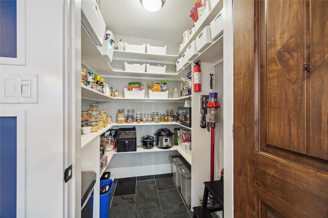 1014 E 25th St, Houston, TX 77009 - view of pantry