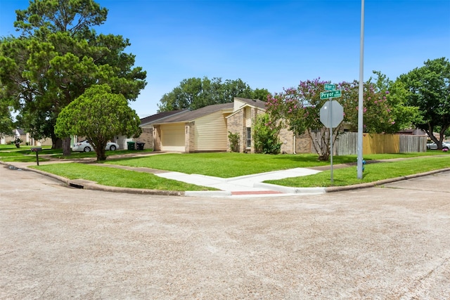 15902 Pryor Dr, Houston, TX 77489 - photo 2