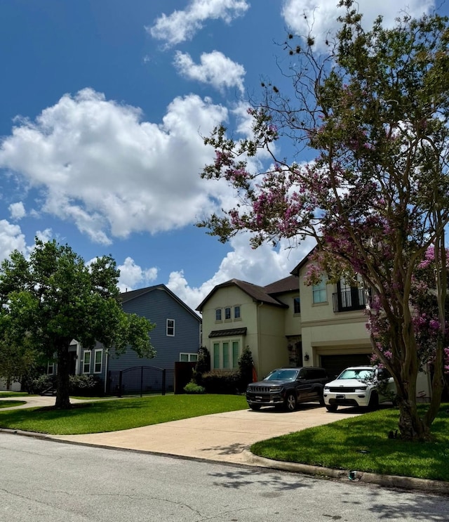 4626 Maple St, Bellaire, TX 77401