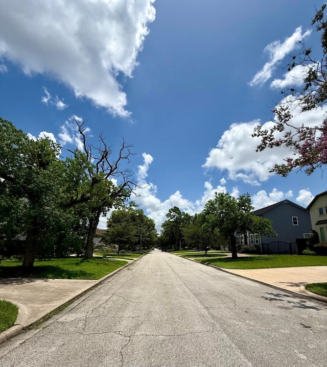 4626 Maple St, Bellaire, TX 77401