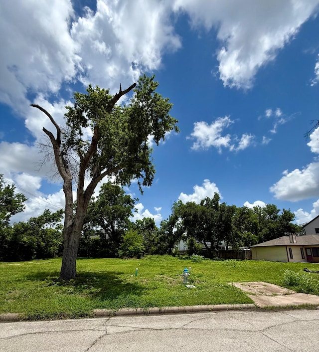 4626 Maple St, Bellaire, TX 77401