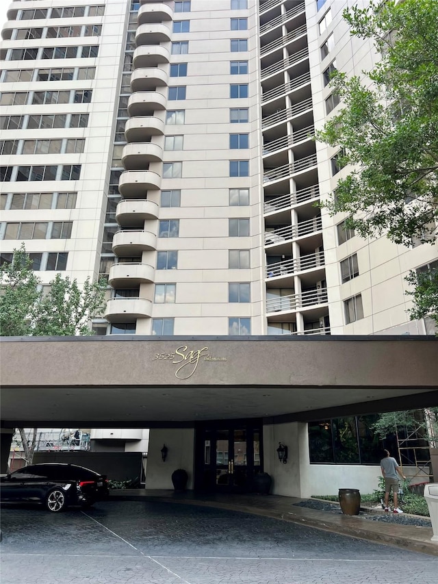 3525 Sage Rd Unit 1502, Houston, TX 77056 - view of apartment building / complex
