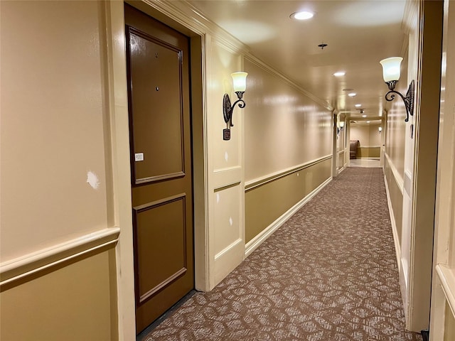 3525 Sage Rd Unit 1502, Houston, TX 77056 - hall featuring crown molding and recessed lighting