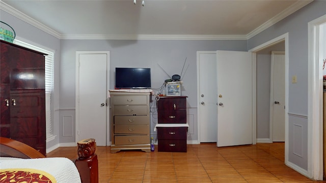 9030 Troulon Dr, Houston, TX 77036 - bedroom with crown molding