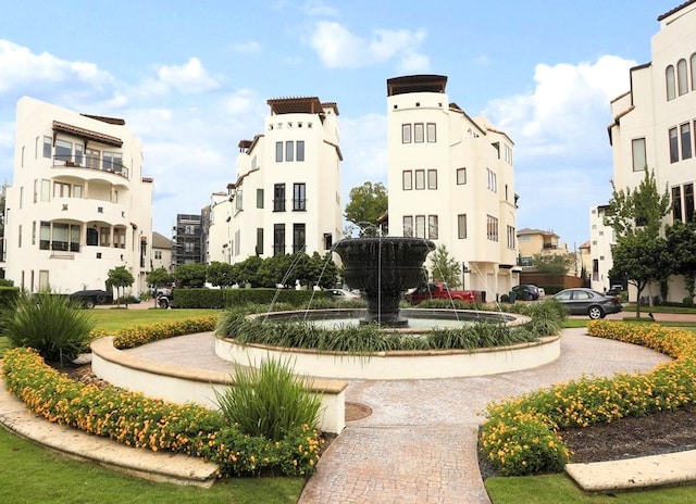 5327 Paseo Caceres Dr, Houston, TX 77007 - view of home's community featuring a residential view