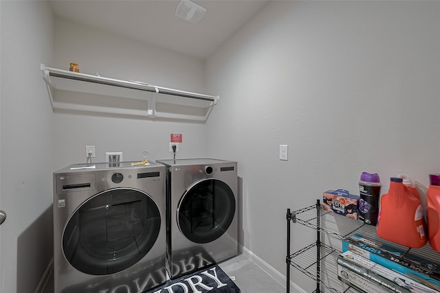 29626 Weber Way Ct, Katy, TX 77494 - laundry area with separate washer and dryer and baseboards