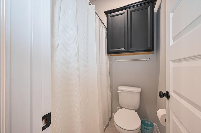11810 White Flint Ln, Cypress, TX 77433 - full bath featuring tile patterned floors and curtained shower