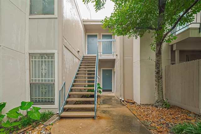 7900 N Stadium Dr Unit 123, Houston, TX 77030 - view of building exterior featuring stairs
