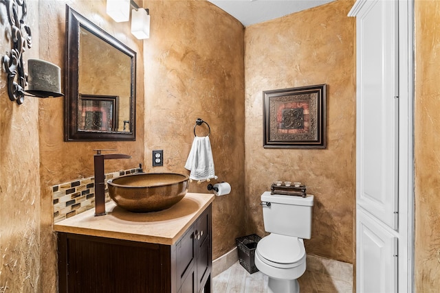 7914 Chianti Ct, Sugar Land, TX 77479 - bathroom featuring vanity and toilet
