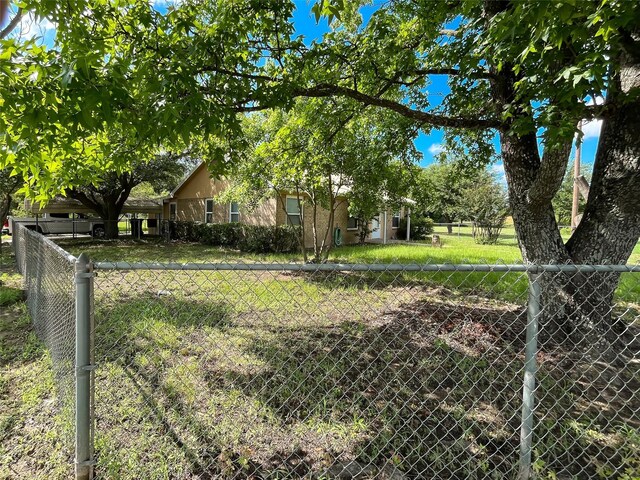 1110 N Harrison St, Jewett, TX 75846 - photo 4