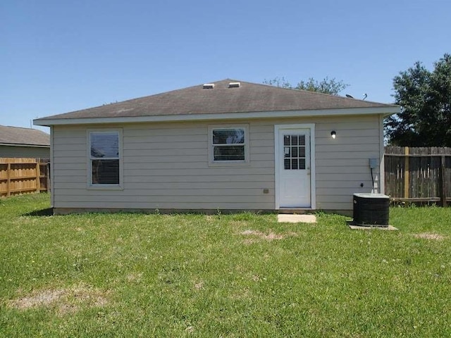 6906 Lost Timber Ln, Richmond, TX 77469 - rear view of house