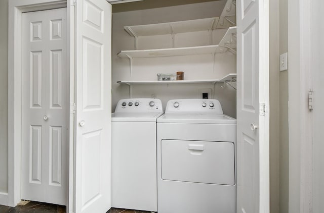 90 Dennis St, Houston, TX 77006 - laundry area with separate washer and dryer