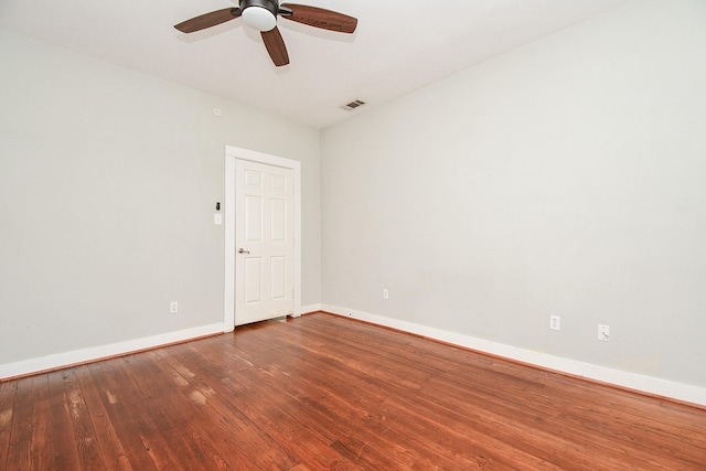 90 Dennis St, Houston, TX 77006 - unfurnished room featuring a ceiling fan and wood finished floors