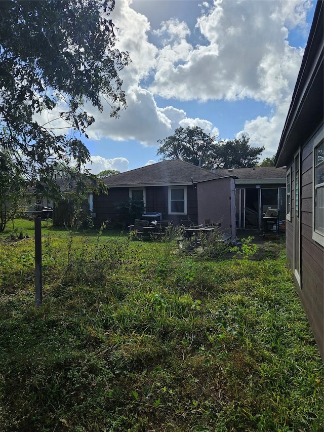 1503 Beusch Dr, Pasadena, TX 77502 - view of yard