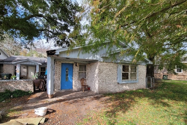230 Kansas St, Bacliff, TX 77518 - photo 1