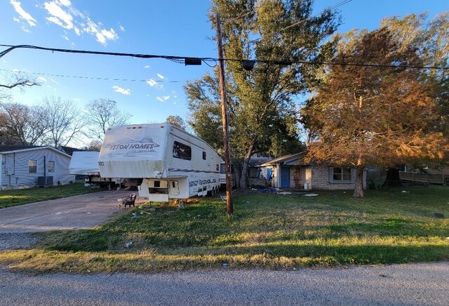 230 Kansas St, Bacliff, TX 77518 - photo 3