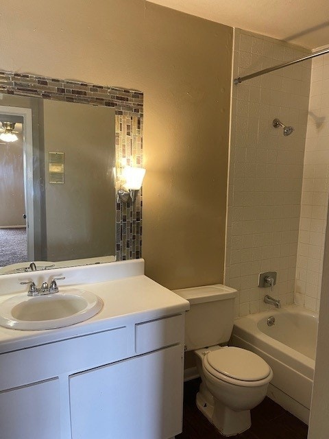 8515 Hearth Dr Unit 36, Houston, TX 77054 - full bath featuring vanity and shower / bath combination
