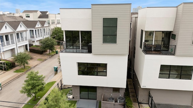 1302 Crocker St, Houston, TX 77019 - photo 3