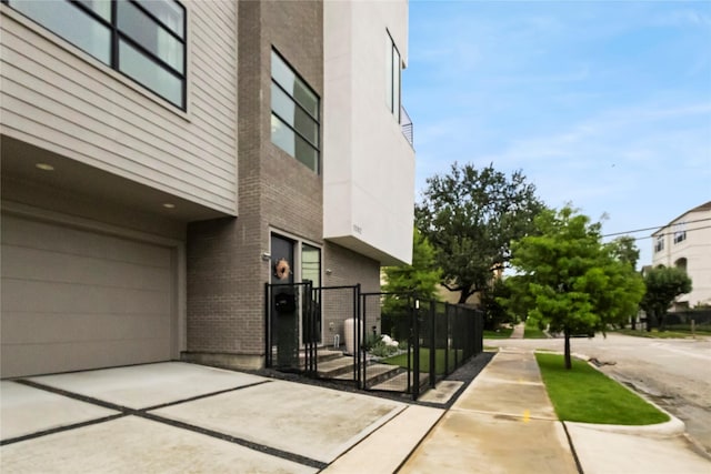 1302 Crocker St, Houston, TX 77019 - photo 4