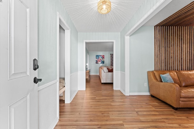 2014 17th St N, Texas City, TX 77590 - foyer featuring light wood-style flooring and baseboards