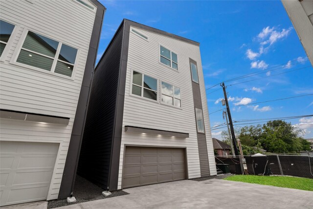 2952 Pitzlin St, Houston, TX 77023 - photo 40