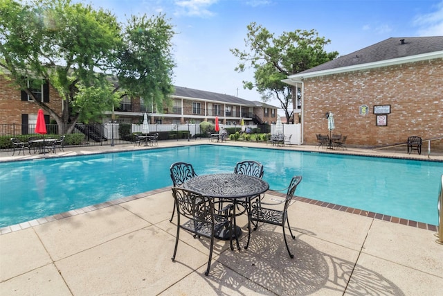 14333 Memorial Dr Unit 44, Houston, TX 77079 - community pool with a patio
