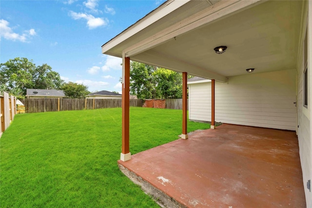 3722 Kildare Dr, Houston, TX 77047 - fenced backyard with a patio area