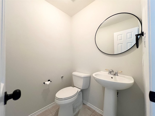 22 Crestview Trl, Houston, TX 77082 - bathroom featuring toilet and tile patterned floors