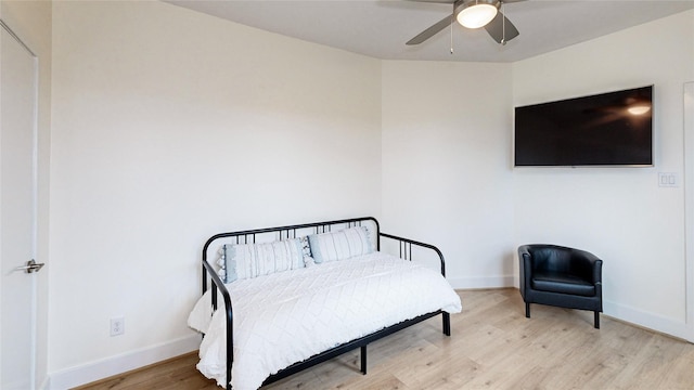 1767 Michigan St, Houston, TX 77006 - bedroom with light wood finished floors and a ceiling fan