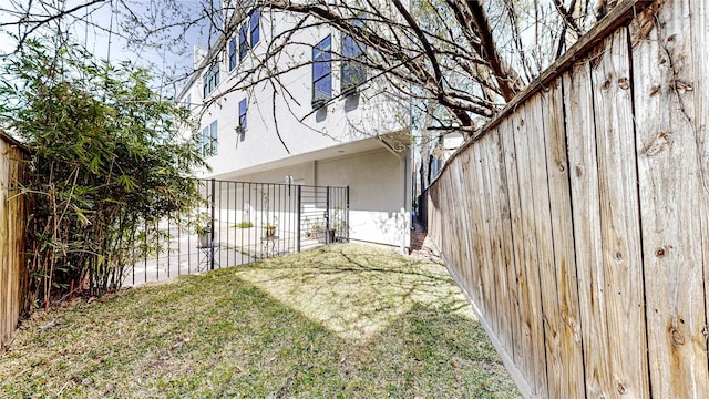 1767 Michigan St, Houston, TX 77006 - view of yard