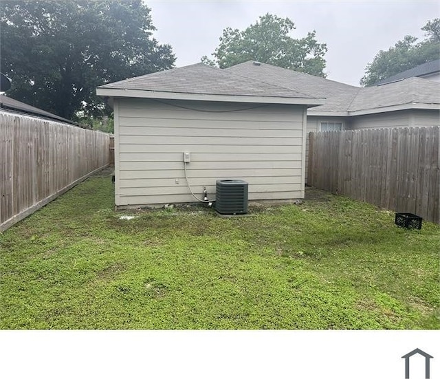 3629 Lydia St Unit A, Houston, TX 77021 - view of outdoor structure with a fenced backyard