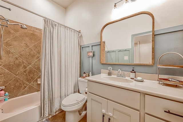 5918 Emmit Creek Ln, Sugar Land, TX 77479 - full bath featuring vanity, shower / tub combo, and tile patterned flooring