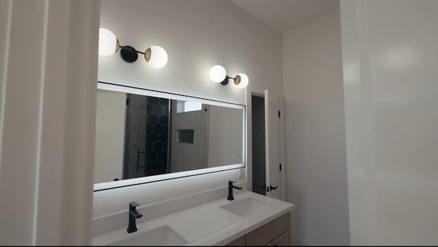 1805 Sakowitz St, Houston, TX 77020 - full bath with double vanity