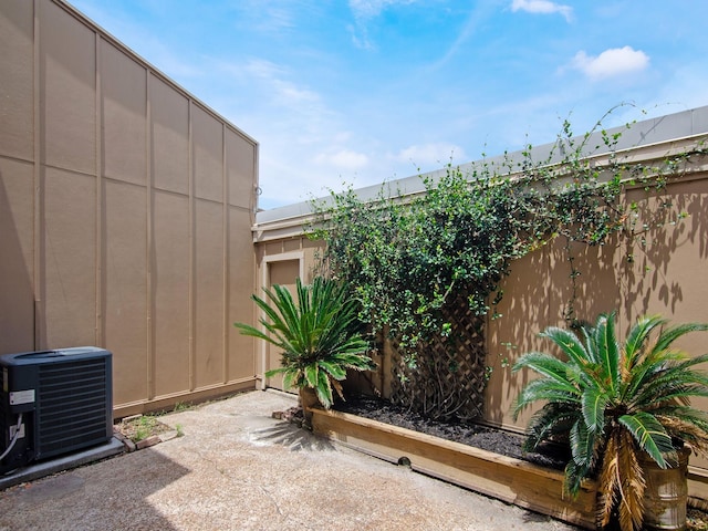 11624 Village Place Dr Unit 327, Houston, TX 77077 - view of patio / terrace